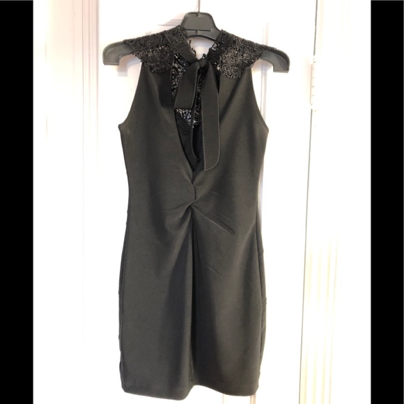 Black dress - Picture 3 of 4